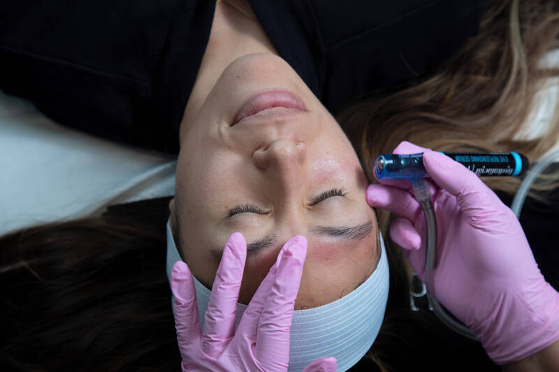 blog/strahlender-blick-mit-hydrafacial-perk-eyes